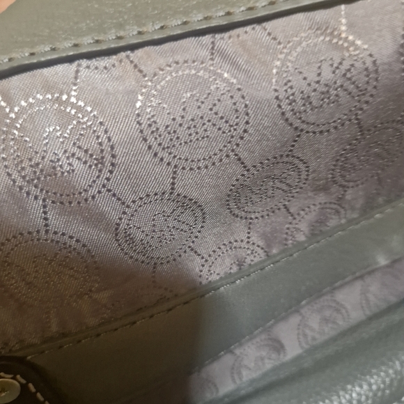 Michael Kors Gray Leather Shoulder Bag with Silver Hardware - Picture 4 of 7